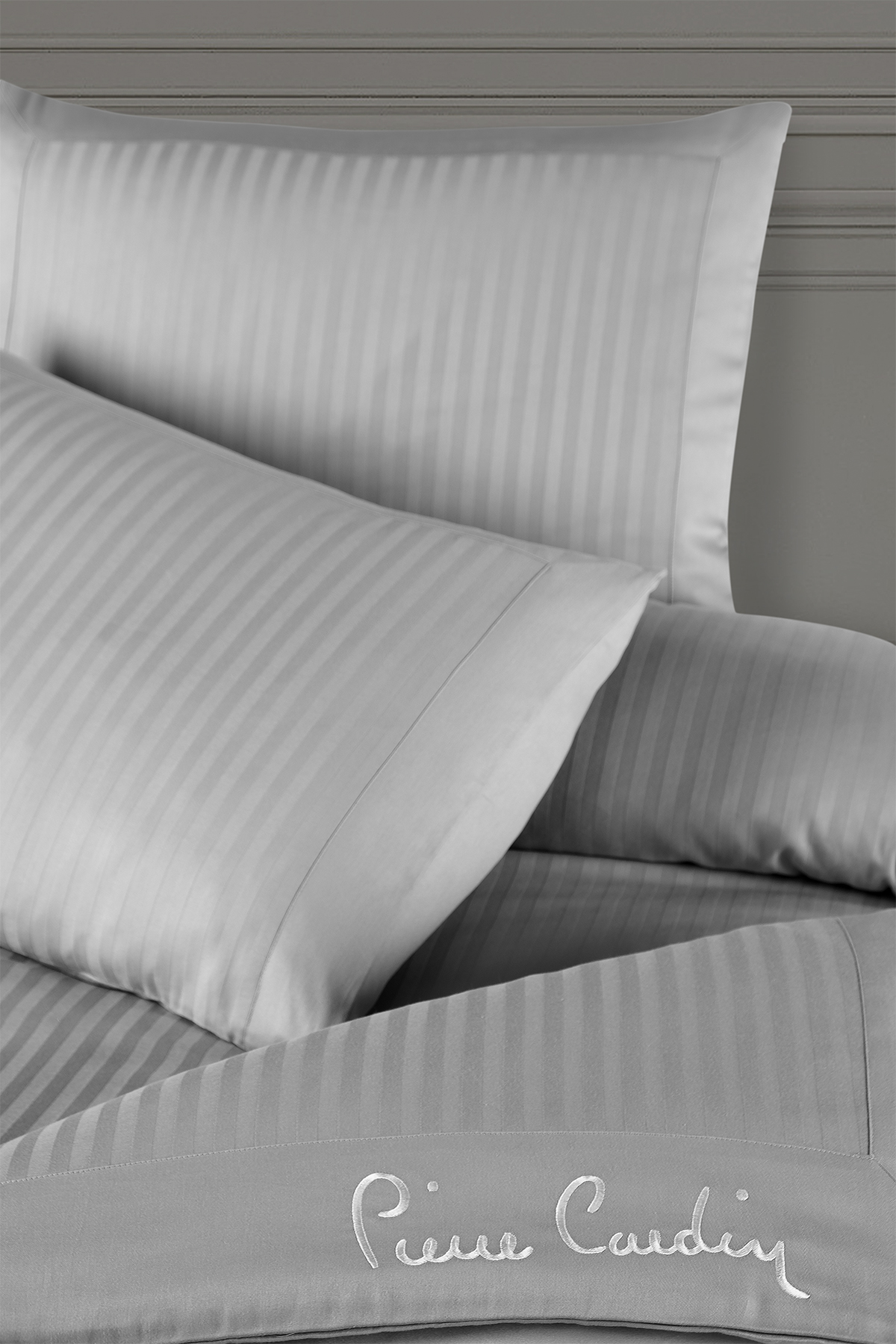 Pierre Cardin Çizgili Saten Nevresim Takımı Çift Kişilik Logo Gri