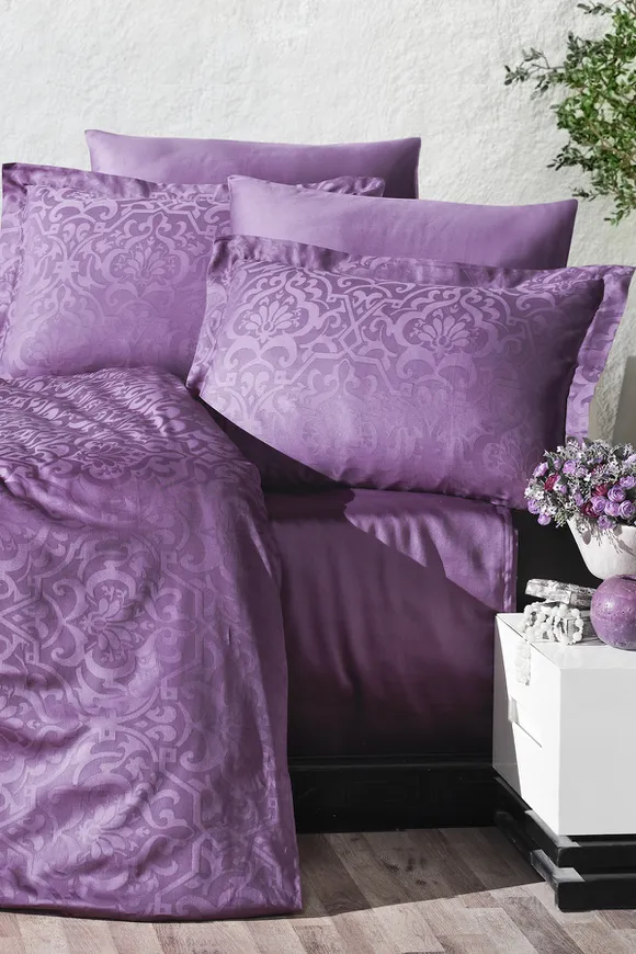 Pierre Cardin Jakarlı Saten Nevresim Takımı Çift Kişilik Valencia Mürdüm